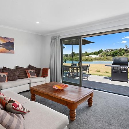 The Waterfront Ruakaka - Ruakaka Holiday Home エクステリア 写真