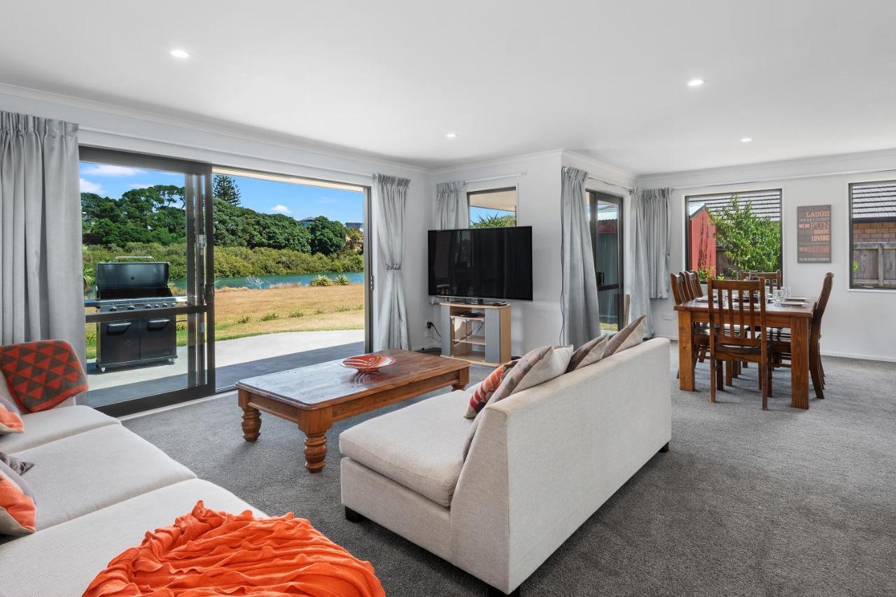 The Waterfront Ruakaka - Ruakaka Holiday Home エクステリア 写真