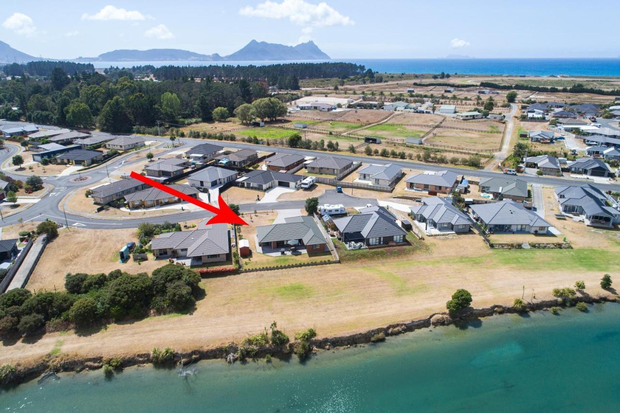 The Waterfront Ruakaka - Ruakaka Holiday Home エクステリア 写真