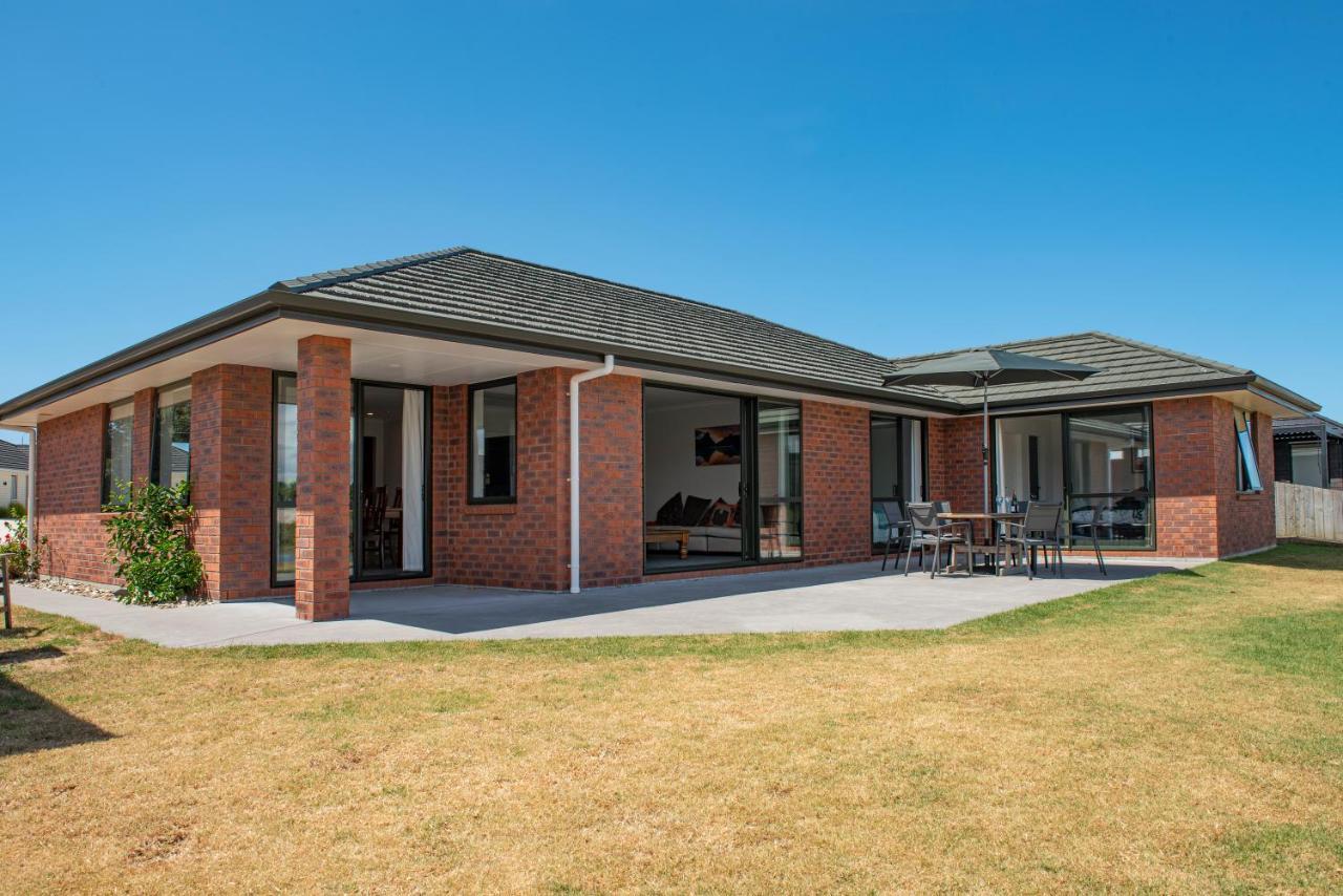 The Waterfront Ruakaka - Ruakaka Holiday Home エクステリア 写真